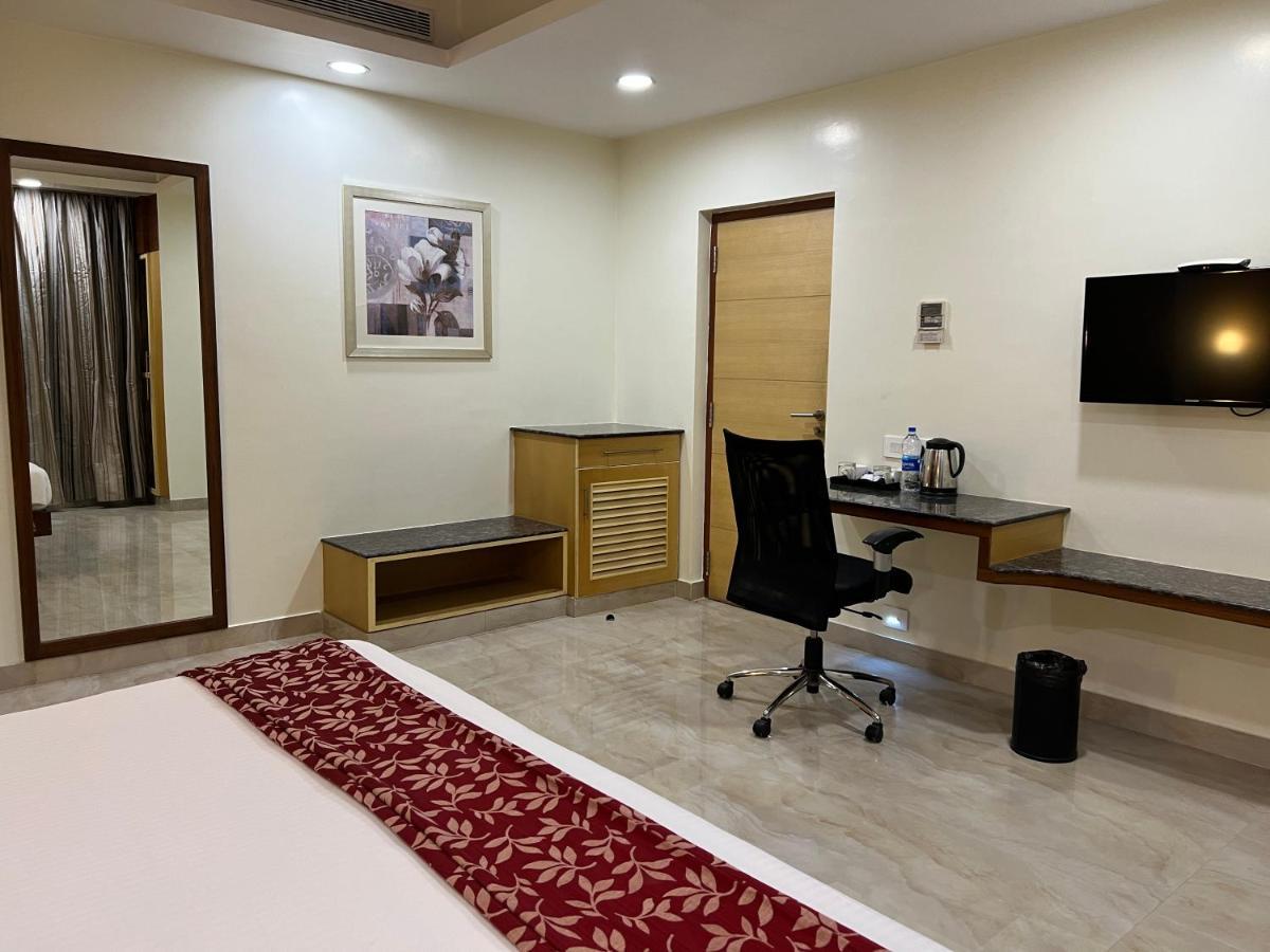 Anukulas Residency - Vellore Ngoại thất bức ảnh